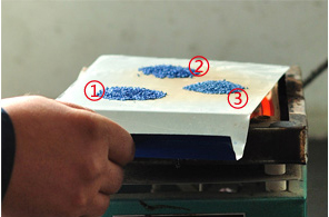 步驟二:將樣品放上高溫爐 步驟二:將樣品放上高溫爐